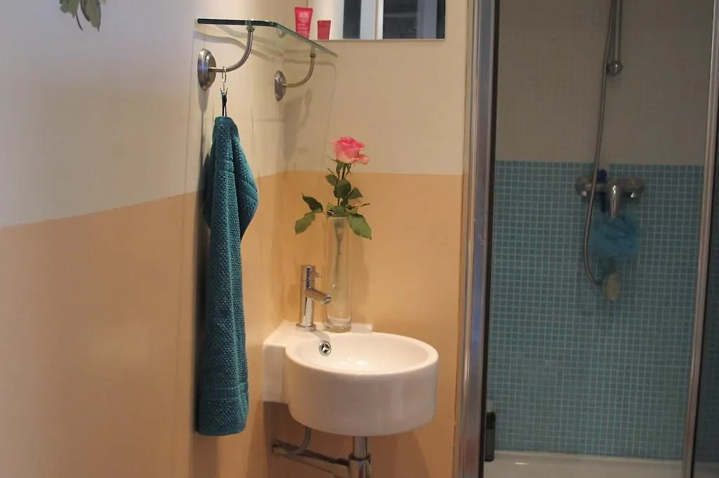 Bed and Breakfast Wild Roses Ámsterdam Países Bajos